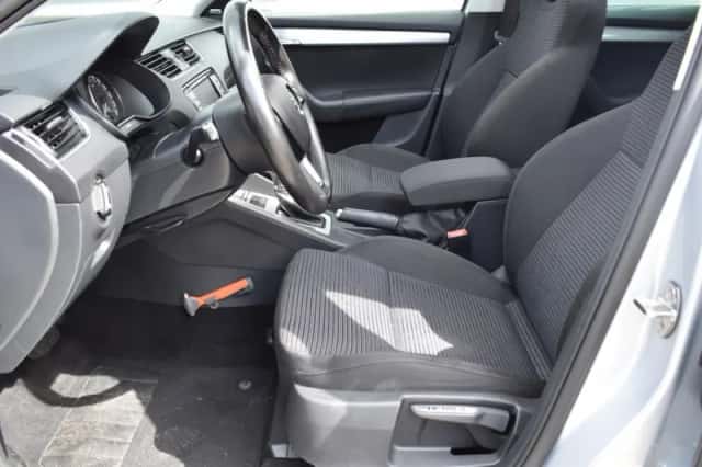 Škoda Octavia (2014) thumbnail 17