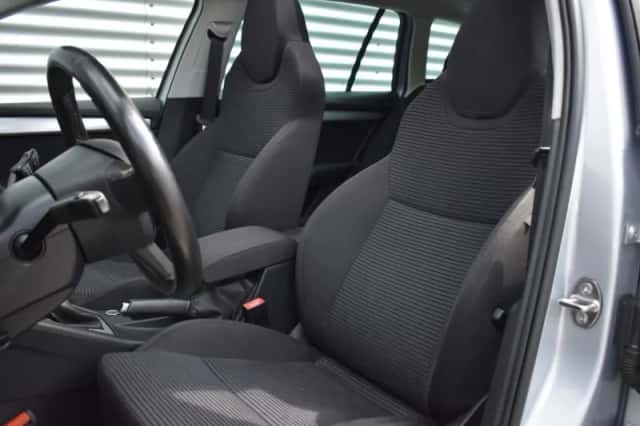 Škoda Octavia (2014) thumbnail 18