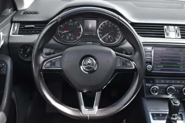 Škoda Octavia (2014) thumbnail 22