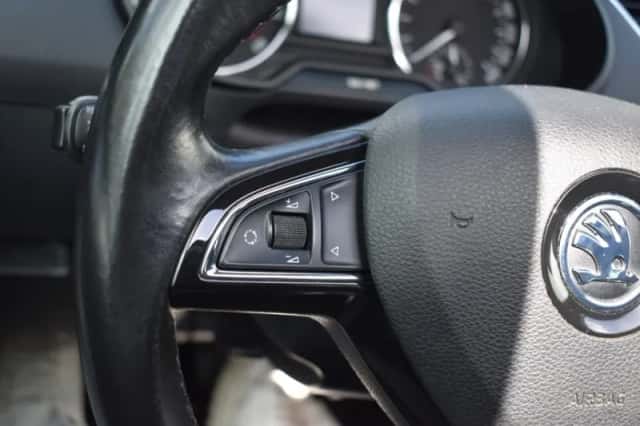 Škoda Octavia (2014) thumbnail 25