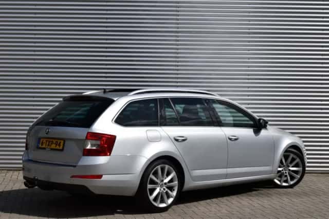 Škoda Octavia (2014) thumbnail 4