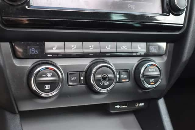 Škoda Octavia (2014) thumbnail 32