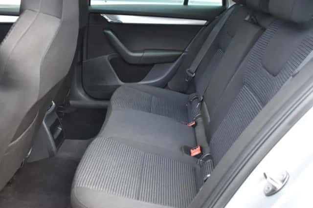 Škoda Octavia (2014) thumbnail 36