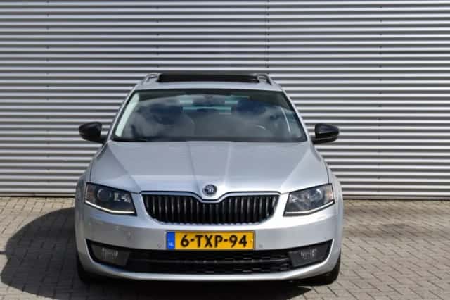 Škoda Octavia (2014) thumbnail 6