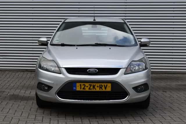 Ford Focus (2008) thumbnail 3