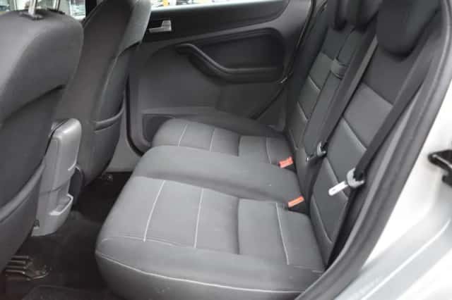 Ford Focus (2008) thumbnail 24