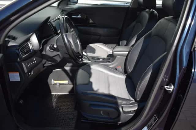 Kia Niro (2017) thumbnail 12