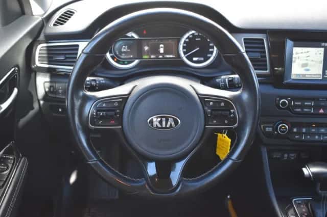 Kia Niro (2017) thumbnail 16