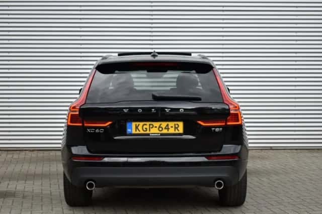Volvo XC60 (2019) thumbnail 4