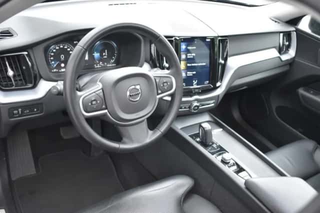 Volvo XC60 (2019) thumbnail 9