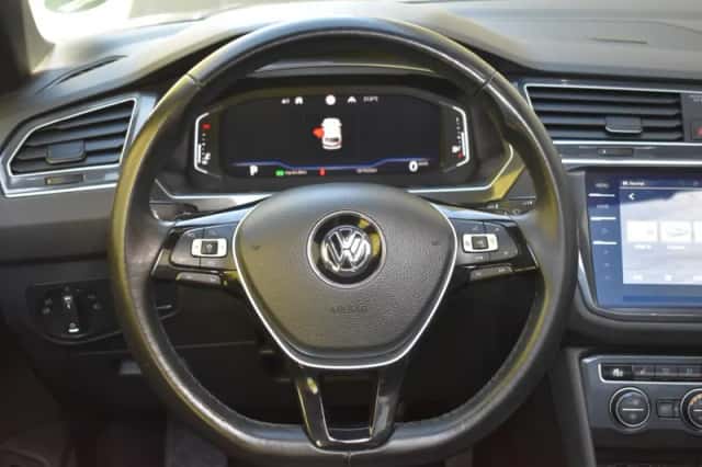 Volkswagen Tiguan (2019) thumbnail 21