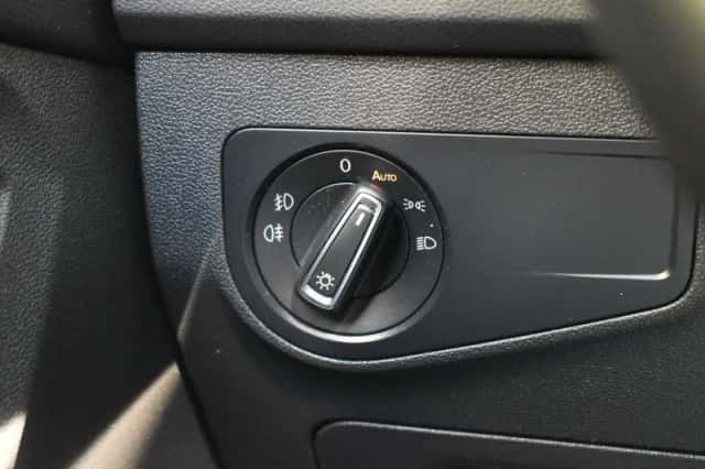 Volkswagen Tiguan (2019) thumbnail 23