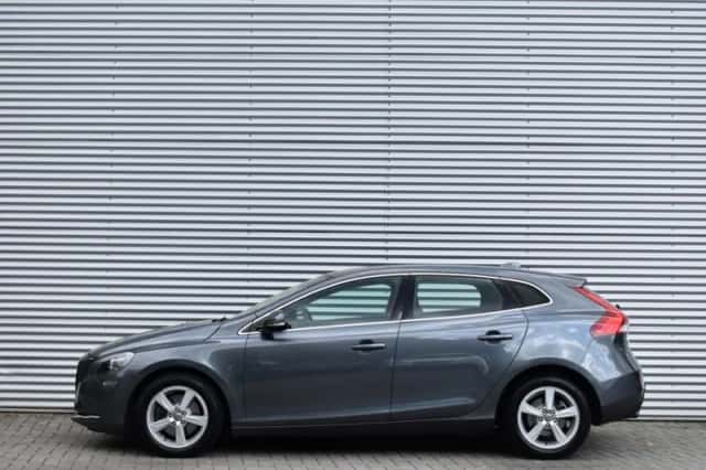 Volvo V40 (2014) thumbnail 2