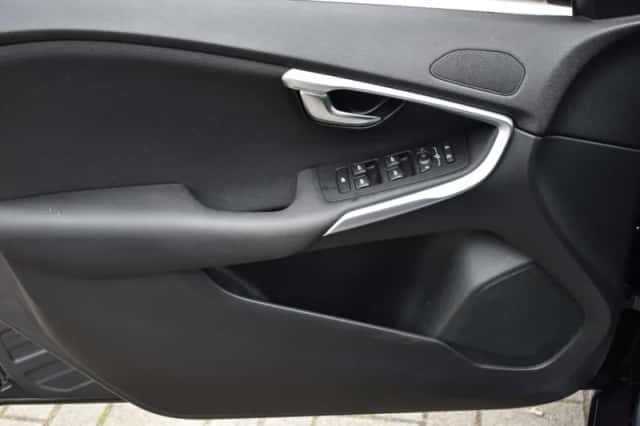 Volvo V40 (2014) thumbnail 11