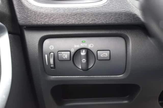 Volvo V40 (2014) thumbnail 16