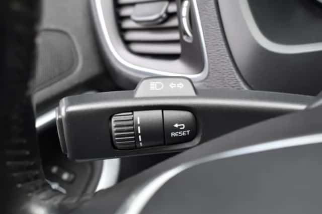 Volvo V40 (2014) thumbnail 18