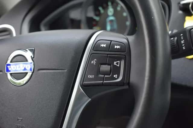 Volvo V40 (2014) thumbnail 22