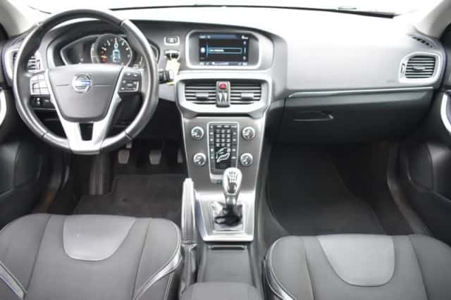 Volvo V40 (2014) thumbnail 23