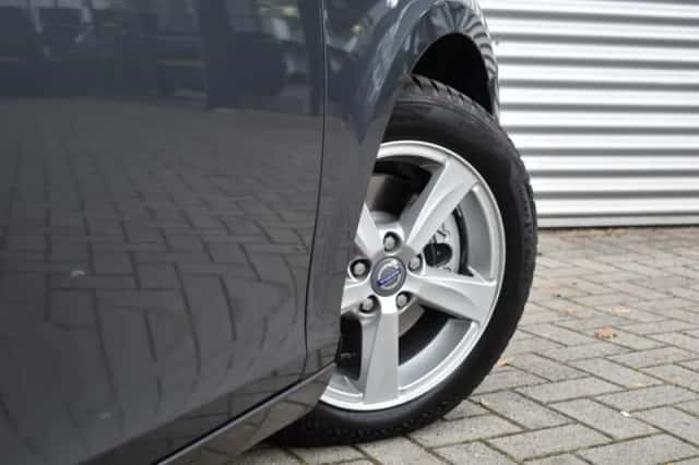 Volvo V40 (2014) thumbnail 4