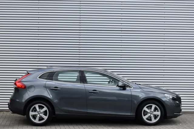 Volvo V40 (2014) thumbnail 6