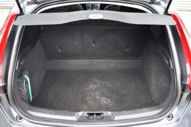 Volvo V40 (2014) thumbnail 9