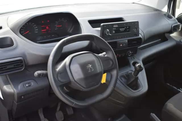 Peugeot Partner (2021) thumbnail 18