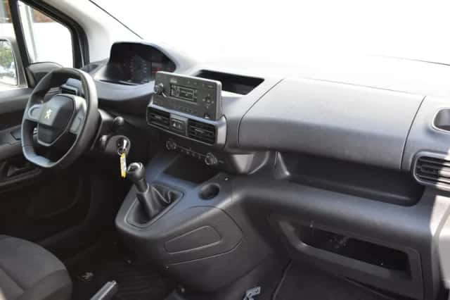 Peugeot Partner (2021) thumbnail 32