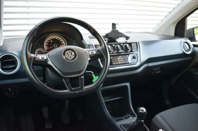 Volkswagen Up (2018) thumbnail 15