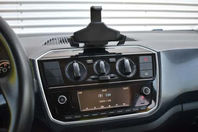 Volkswagen Up (2018) thumbnail 23