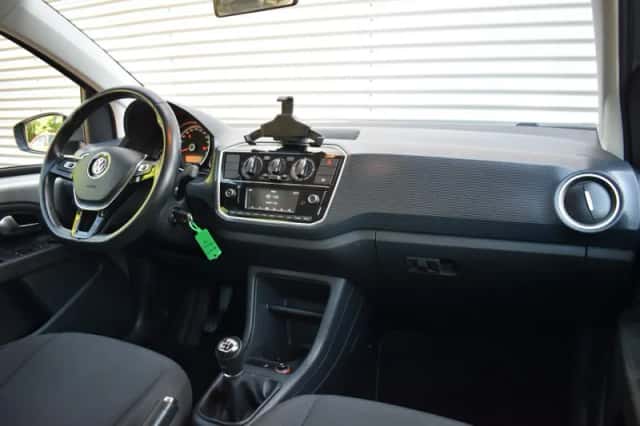 Volkswagen Up (2018) thumbnail 34