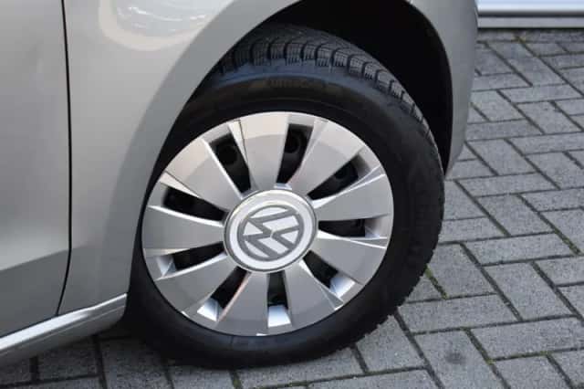 Volkswagen Up (2018) thumbnail 8