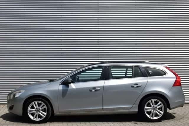 Volvo V60 (2013) thumbnail 2