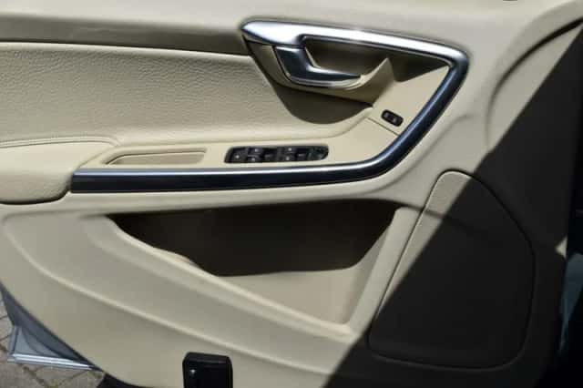 Volvo V60 (2013) thumbnail 13