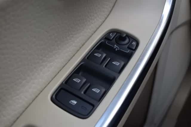 Volvo V60 (2013) thumbnail 14