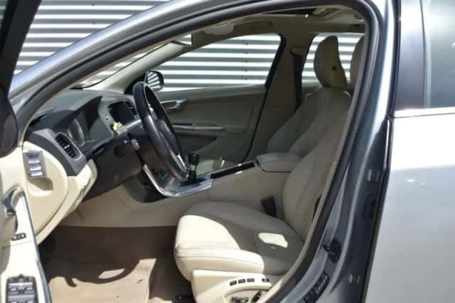 Volvo V60 (2013) thumbnail 16