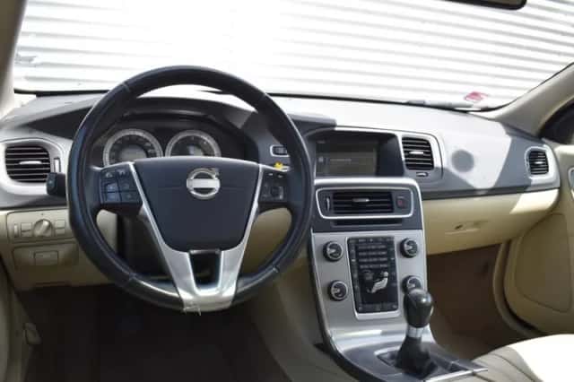 Volvo V60 (2013) thumbnail 19