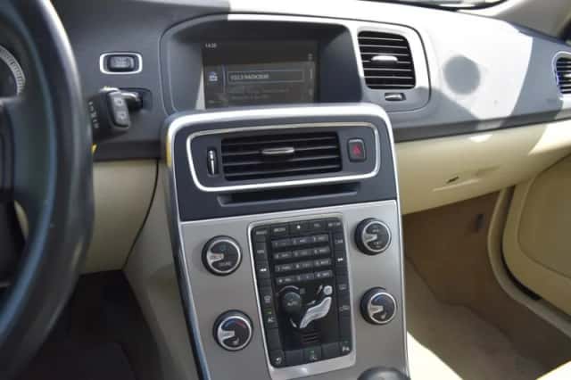 Volvo V60 (2013) thumbnail 27
