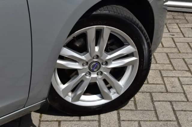 Volvo V60 (2013) thumbnail 4