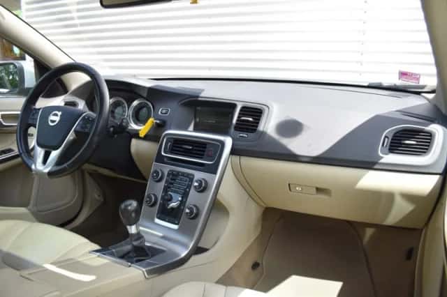 Volvo V60 (2013) thumbnail 38