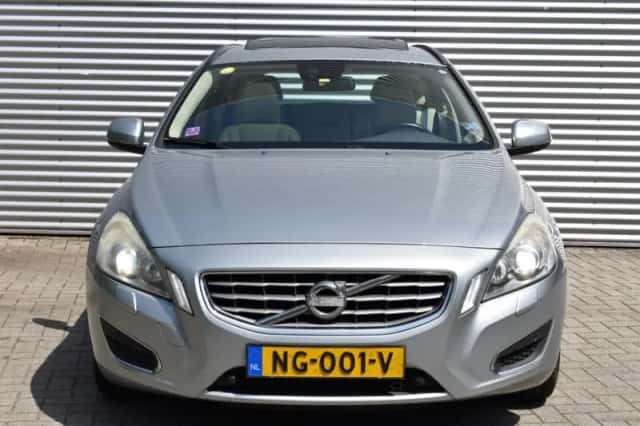 Volvo V60 (2013) thumbnail 5
