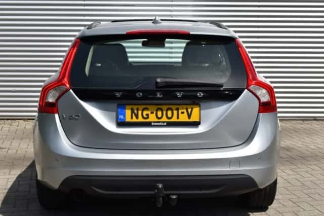 Volvo V60 (2013) thumbnail 9