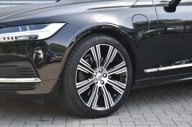 Volvo V90 (2020) thumbnail 2