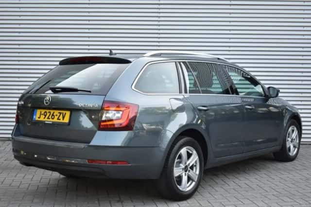 Škoda Octavia (2020) thumbnail 5