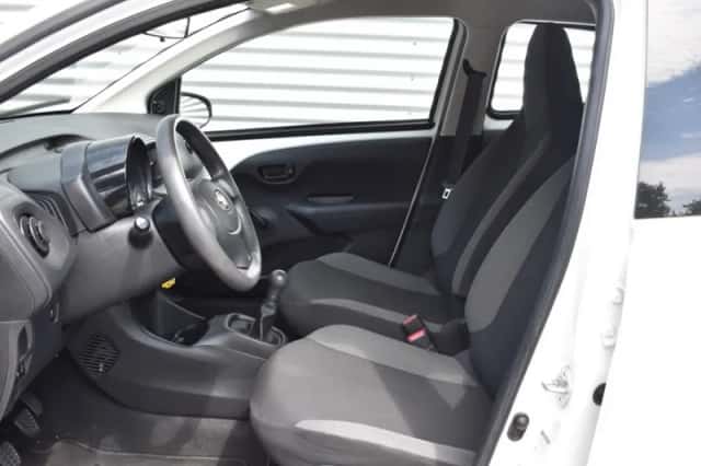 Toyota Aygo (2019) thumbnail 3