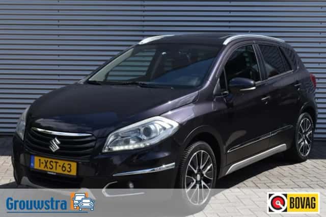 Suzuki SX4 S-Cross (2015) thumbnail 1