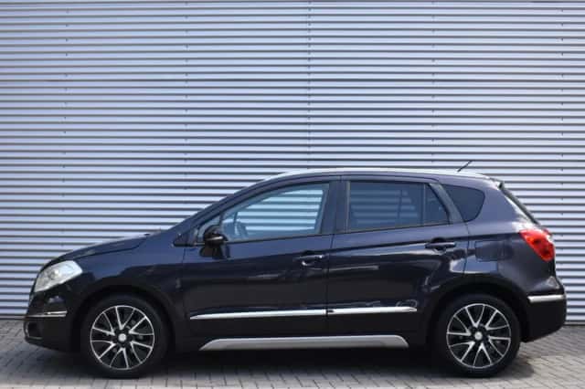 Suzuki SX4 S-Cross (2015) thumbnail 2