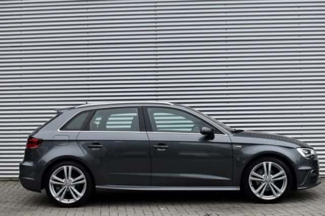 Audi A3 (2016) thumbnail 5