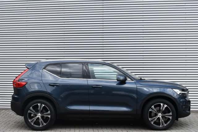 Volvo XC40 (2020) thumbnail 3