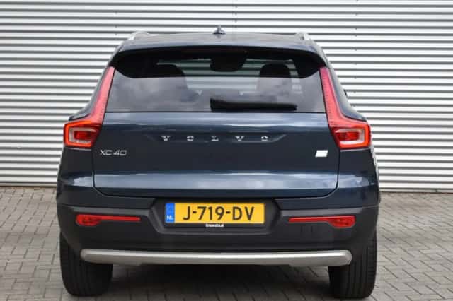 Volvo XC40 (2020) thumbnail 4