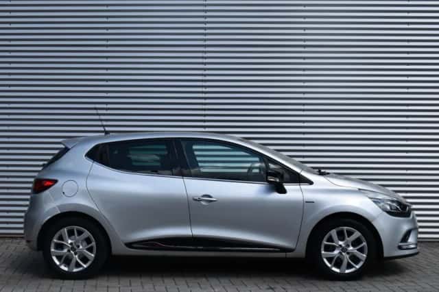 Renault Clio (2019) thumbnail 3